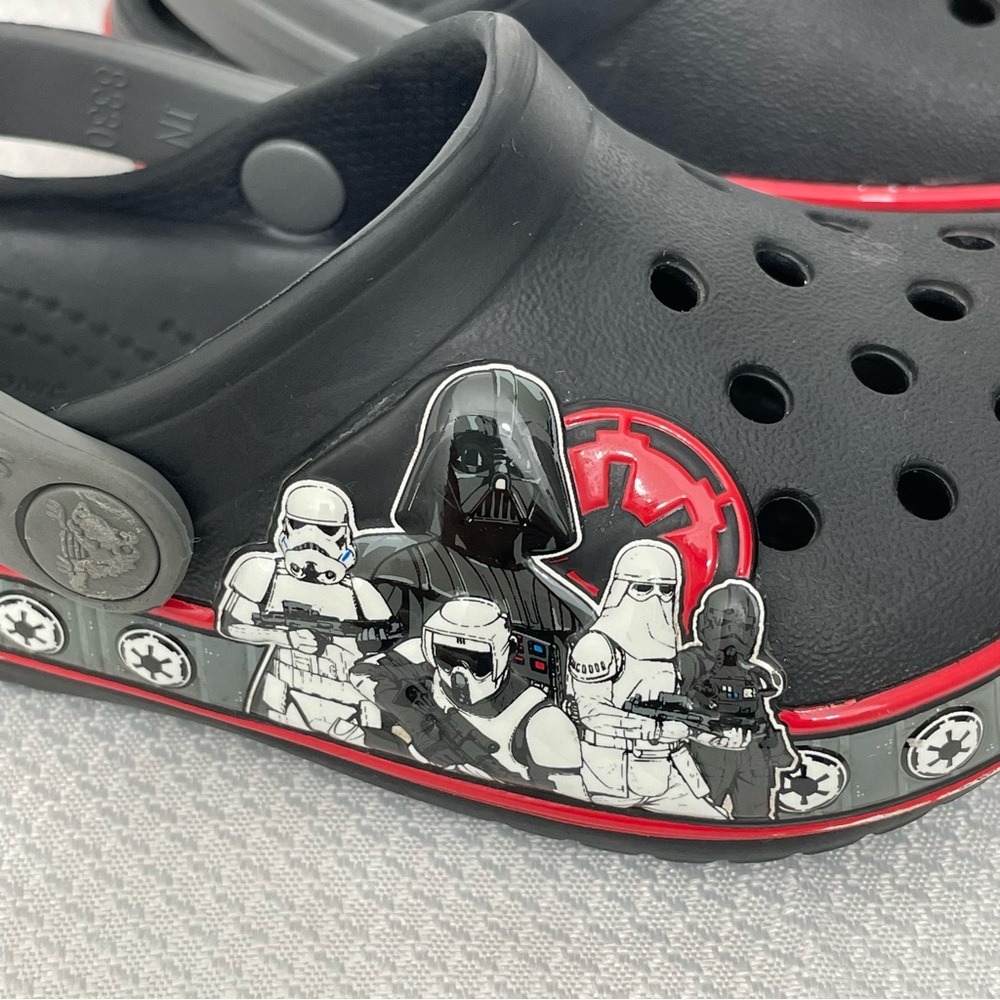 CROCS Kids Star Wars Empire Band Clogs Black/Red Sandals Shoes Infant size 6 - Picture 3 of 11